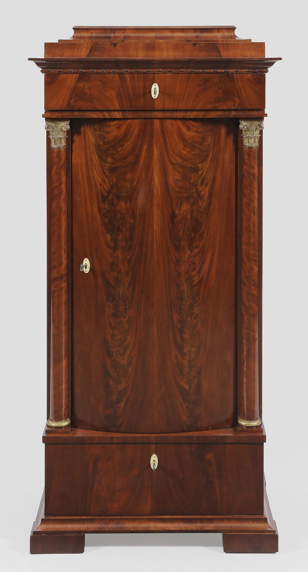 Biedermeier-Pfeilerschrank