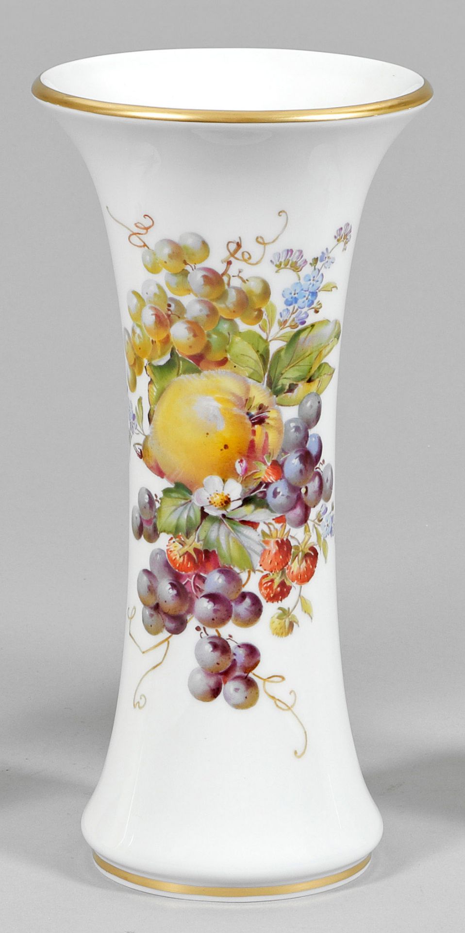 Ziervase mit Früchtemalerei in der Art von