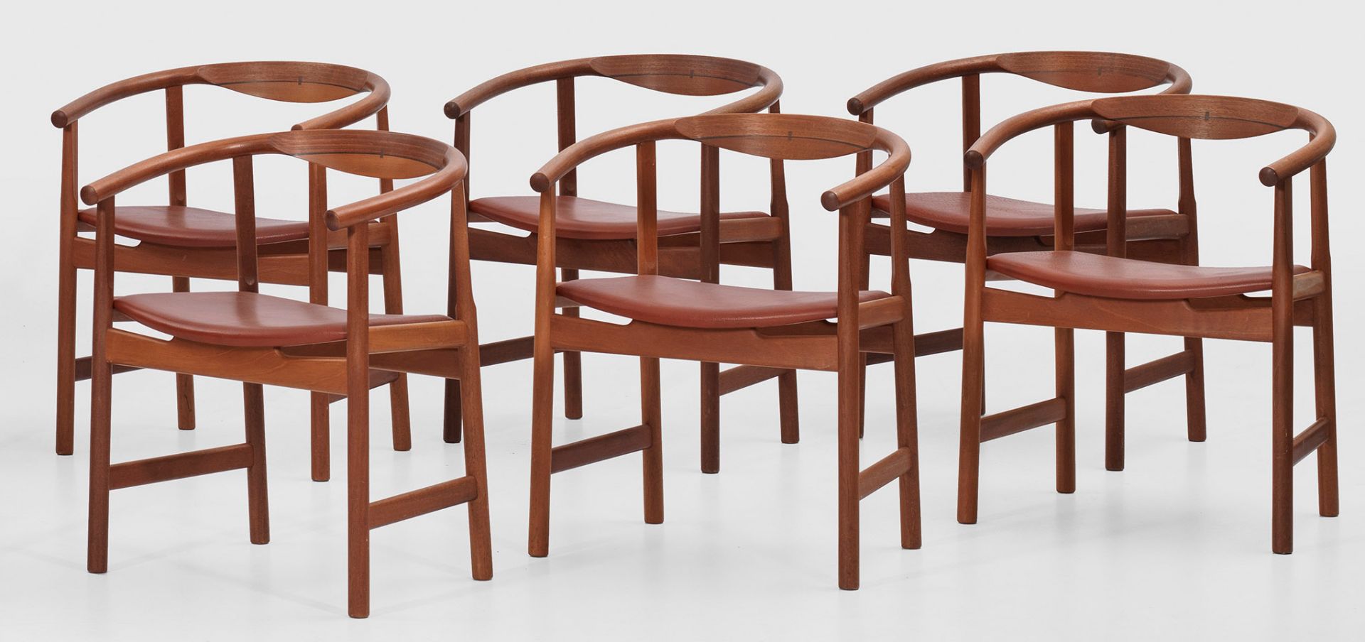 Satz von zwölf Mid Century-Stühlen von Hans J. Wegner