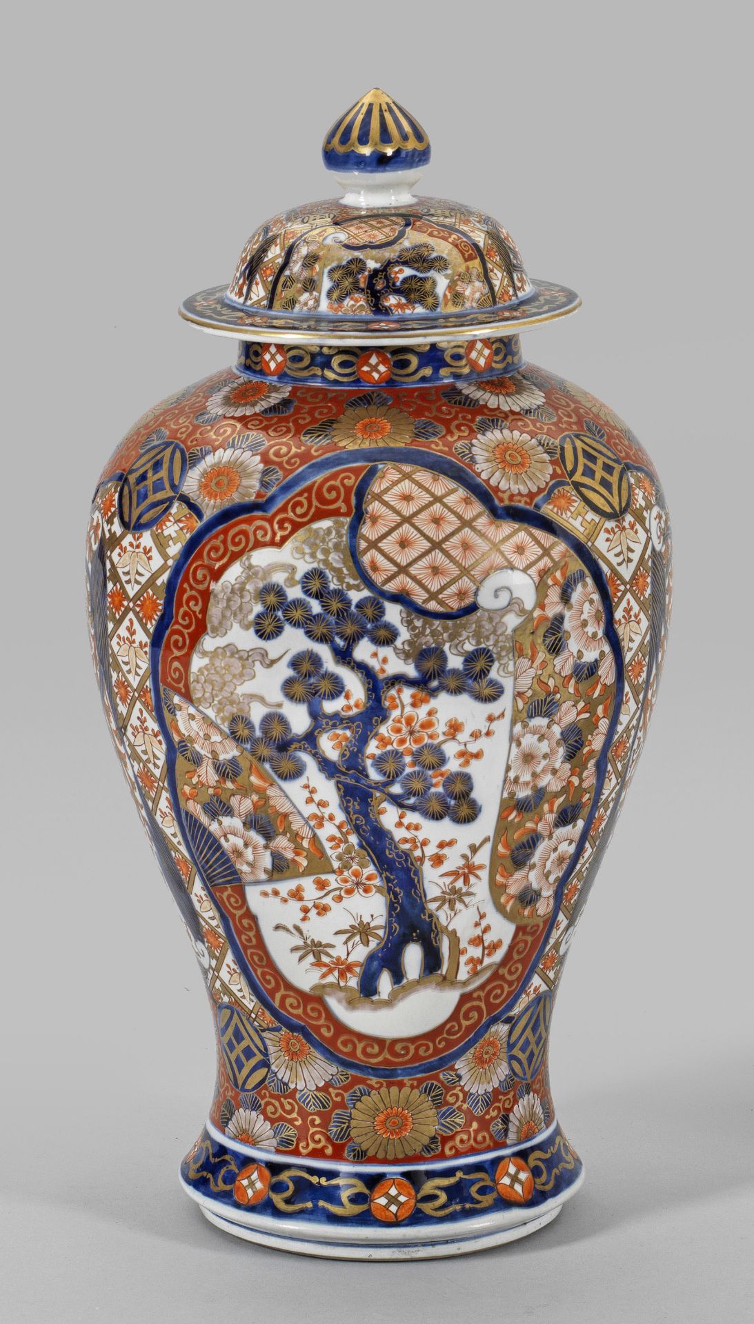 Große Imari-Balustervase