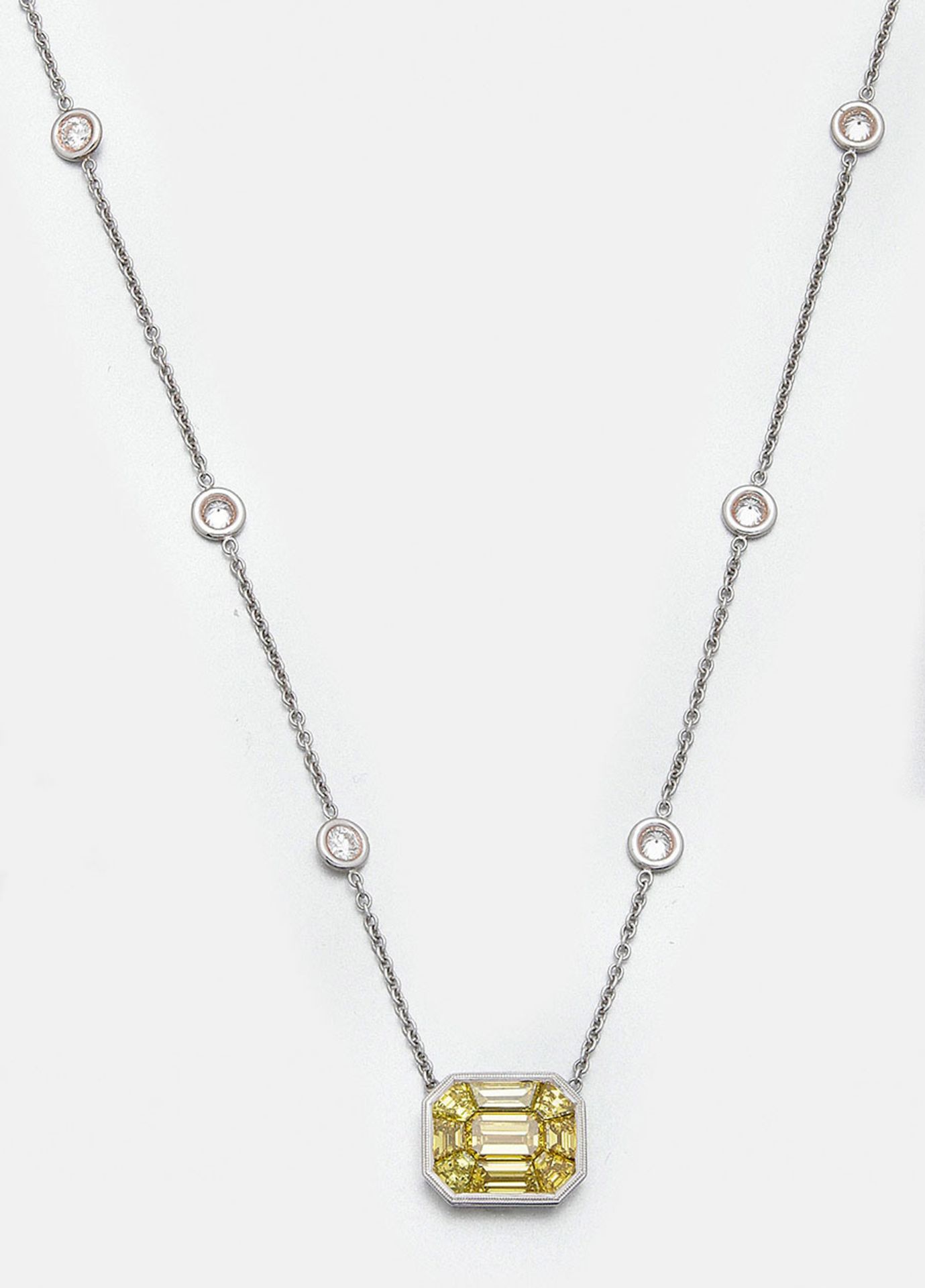 Hochfeines Fancy Diamant-Collier