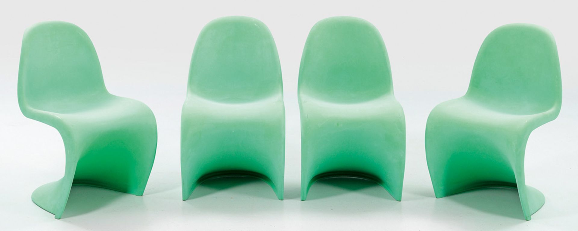 Satz von vier Panton-Chairs