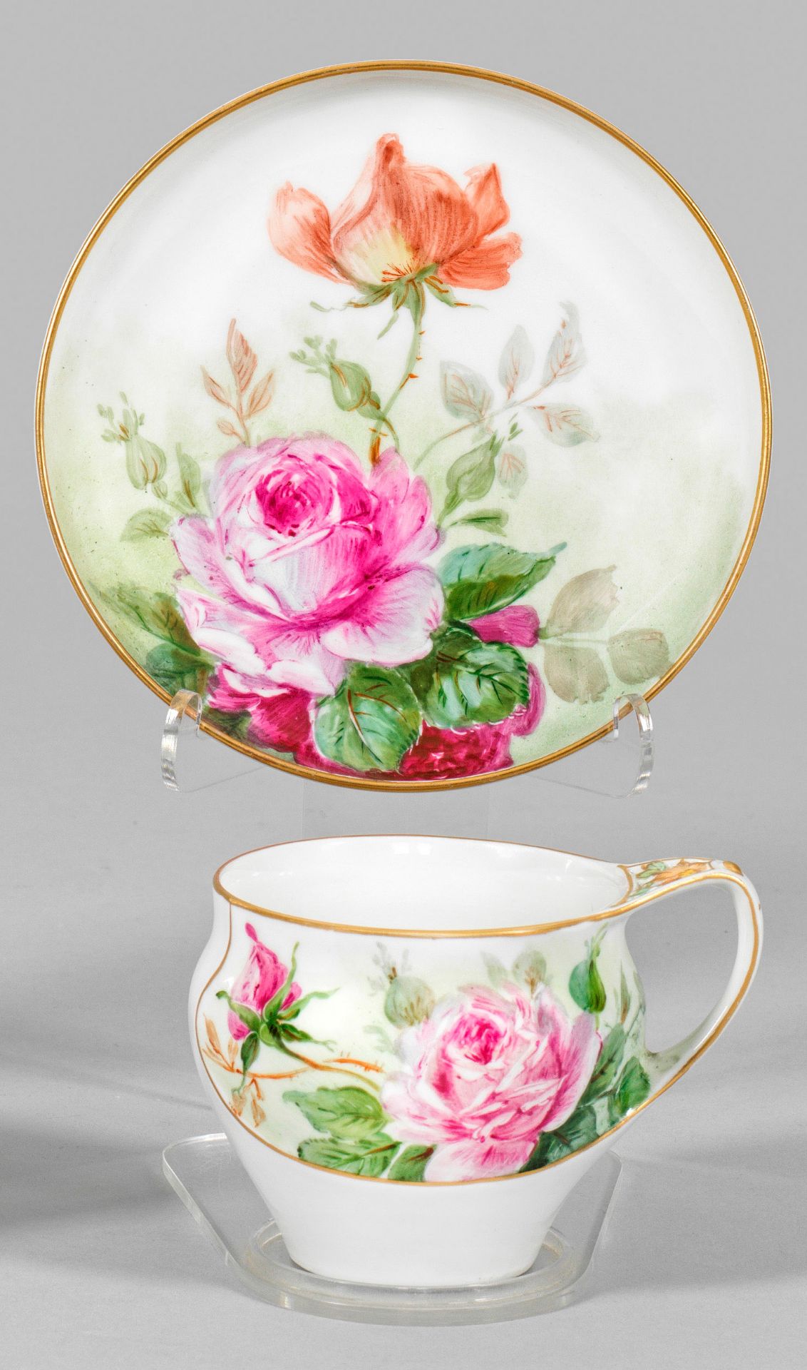 Jugendstil-Ziertasse mit Blumendekor