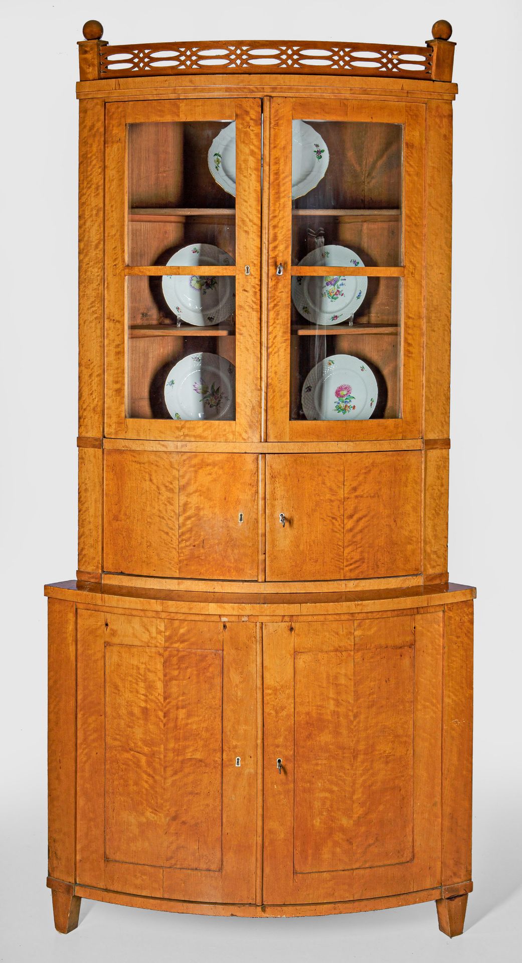 Biedermeier-Eckschrank