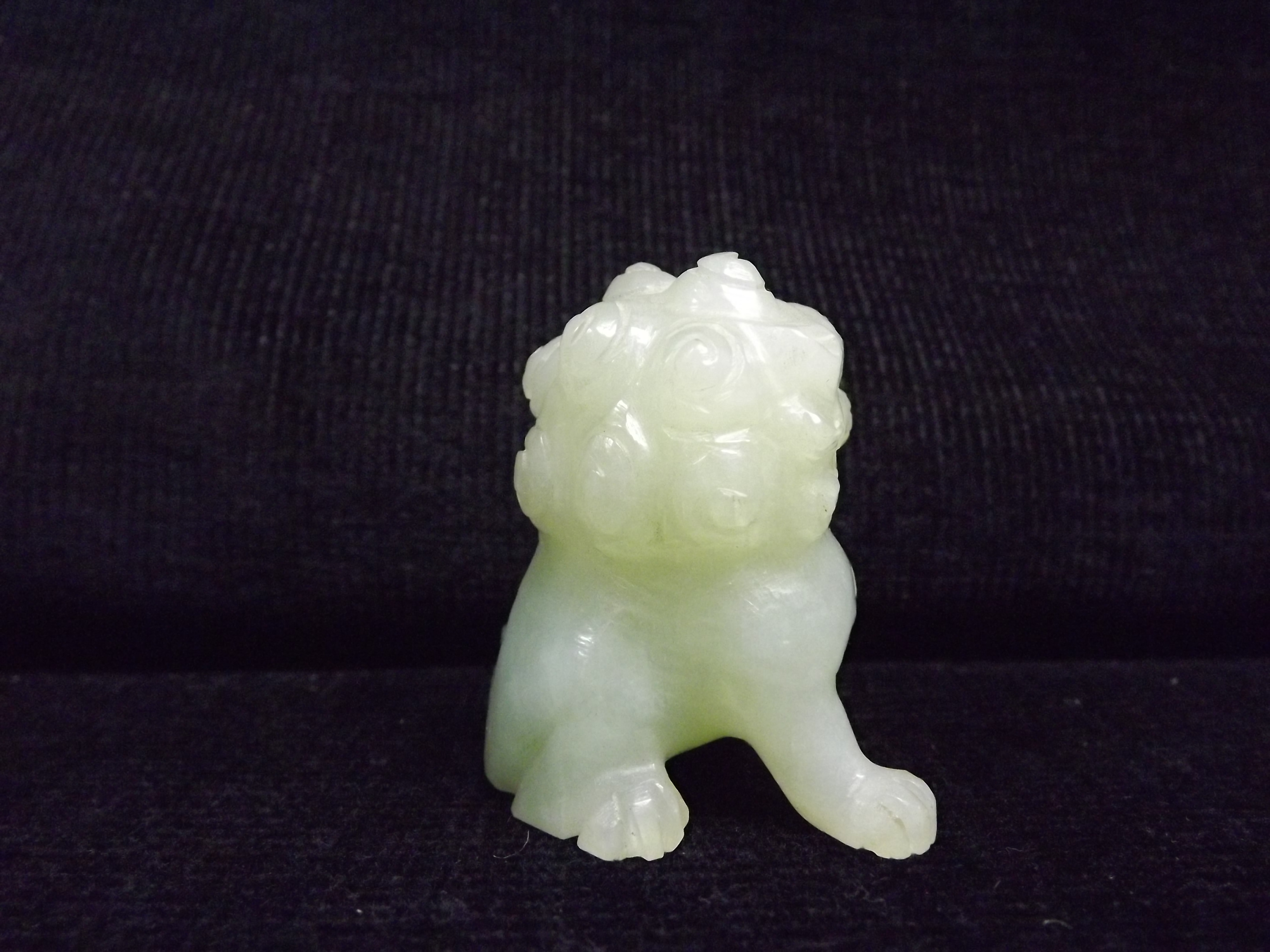 Chinese Jade Hardstone carving of a Foo, Temple or Lion Dog. 6.5cm high. Weight = 79 Grammes. - Image 2 of 5