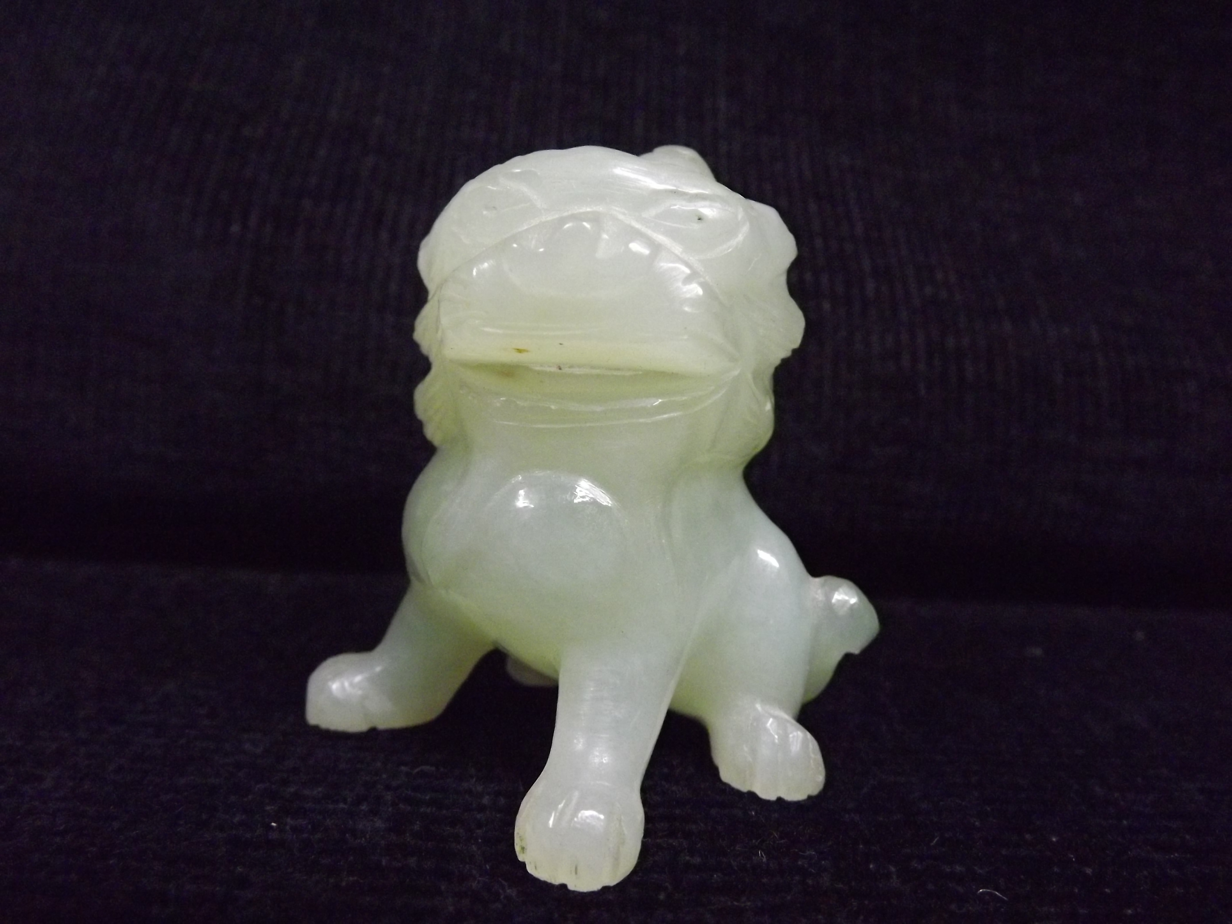 Chinese Jade Hardstone carving of a Foo, Temple or Lion Dog. 6.5cm high. Weight = 79 Grammes.