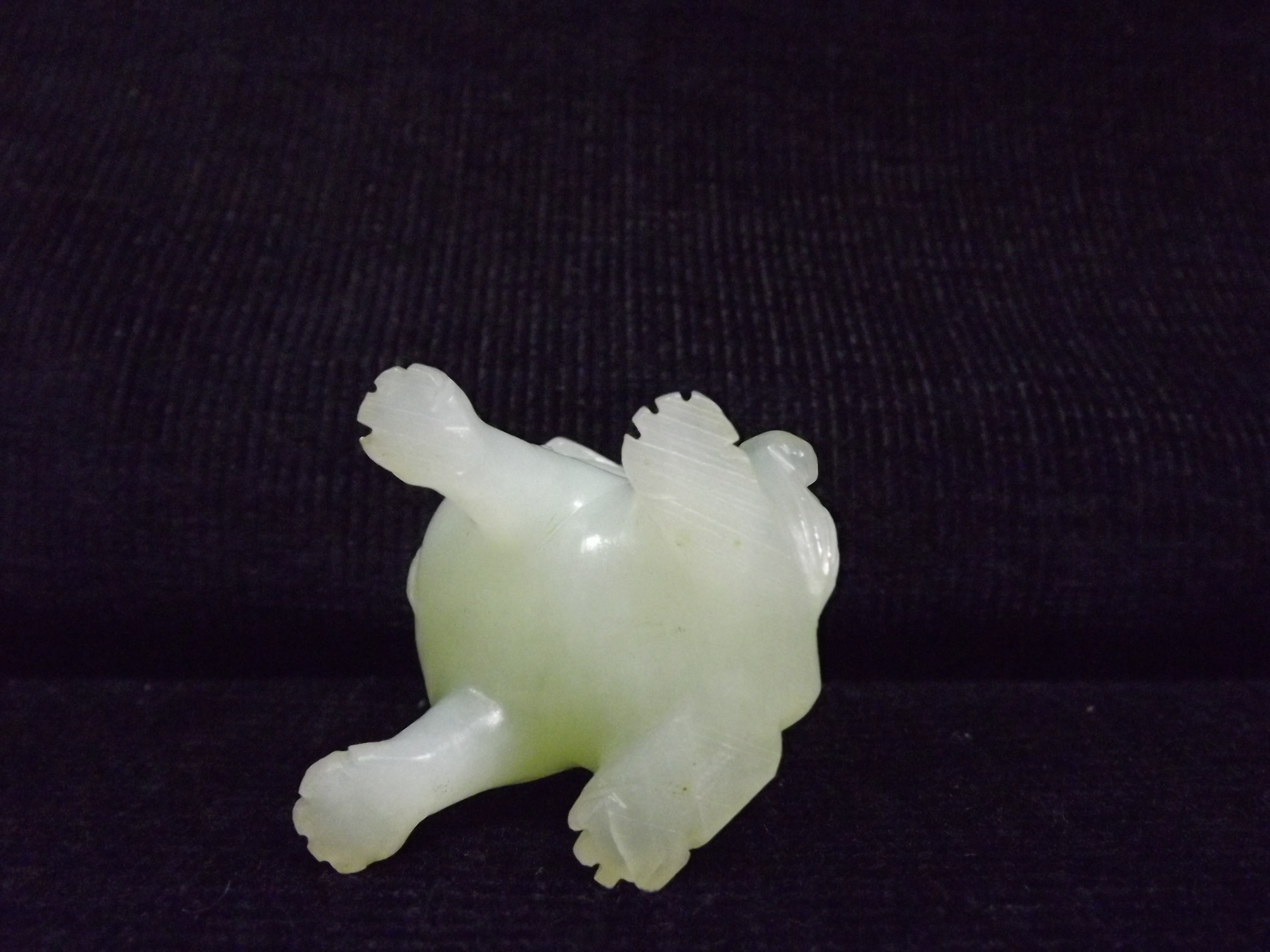 Chinese Jade Hardstone carving of a Foo, Temple or Lion Dog. 6.5cm high. Weight = 79 Grammes. - Image 4 of 5