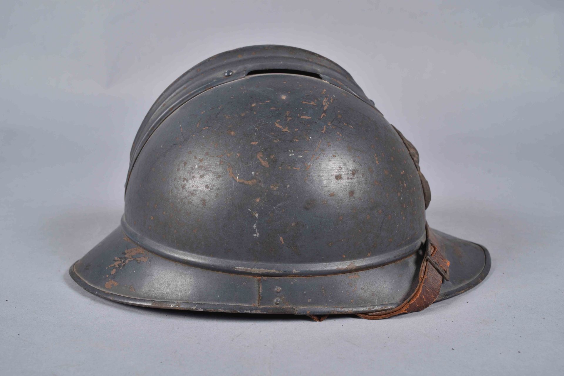 Casque Adrian 1915. Infanterie. Peinture bleu clair d’usine avec l’attribut d’une teinte plus - Bild 4 aus 5