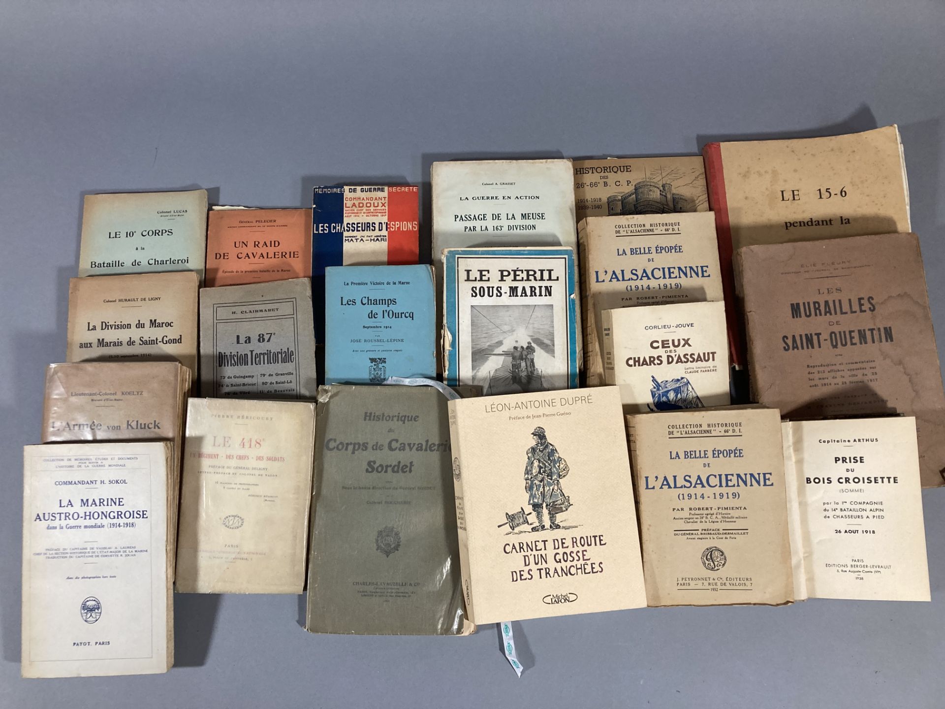 Guerre 14-18. Lot d’historiques, récits de soldats, souvenirs d’unités…19 volumes, certains