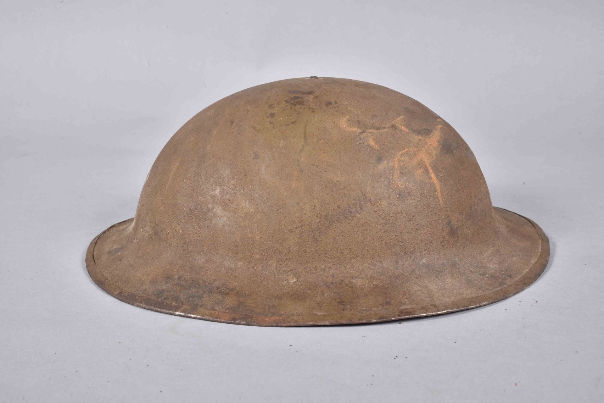 US- Casque M-1917 de la 80th division américaine Blue Ridge. Coque en acier recouverte d’une - Bild 2 aus 6