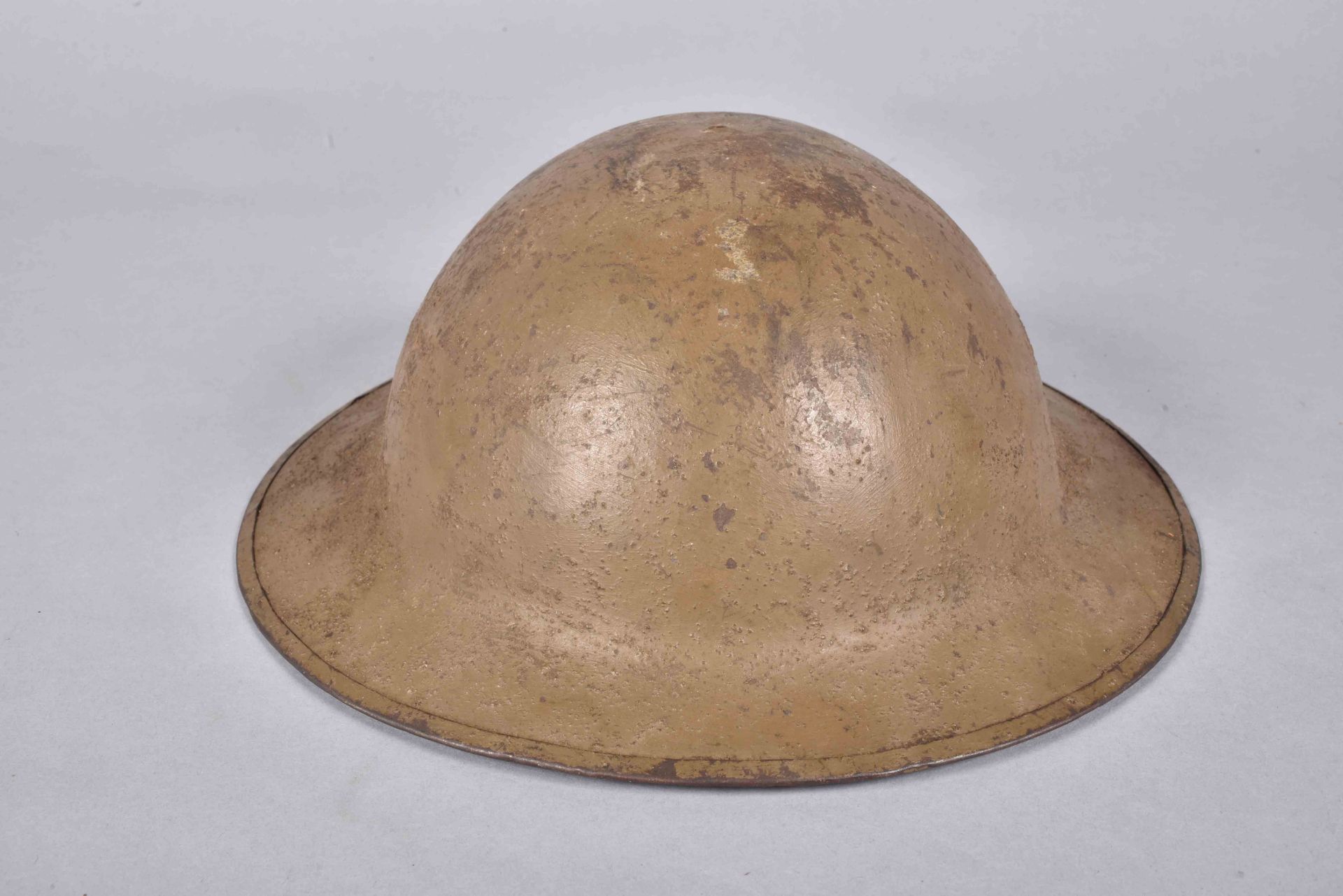 US- Casque Mk I de la 6th Division américaine. Coque en acier recouverte d’une peinture anti- - Bild 3 aus 7