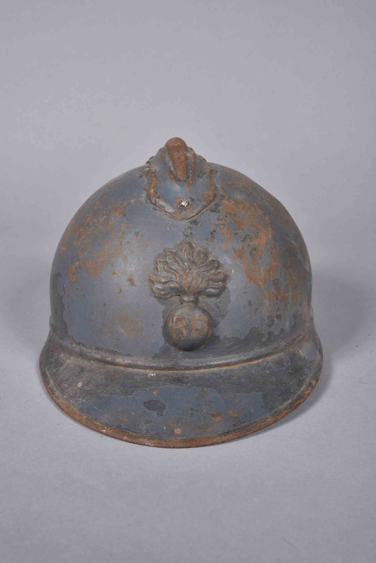 Casque Adrian 1915. Infanterie. Peinture bleu clair d’usine avec restes d’une couche de peinture