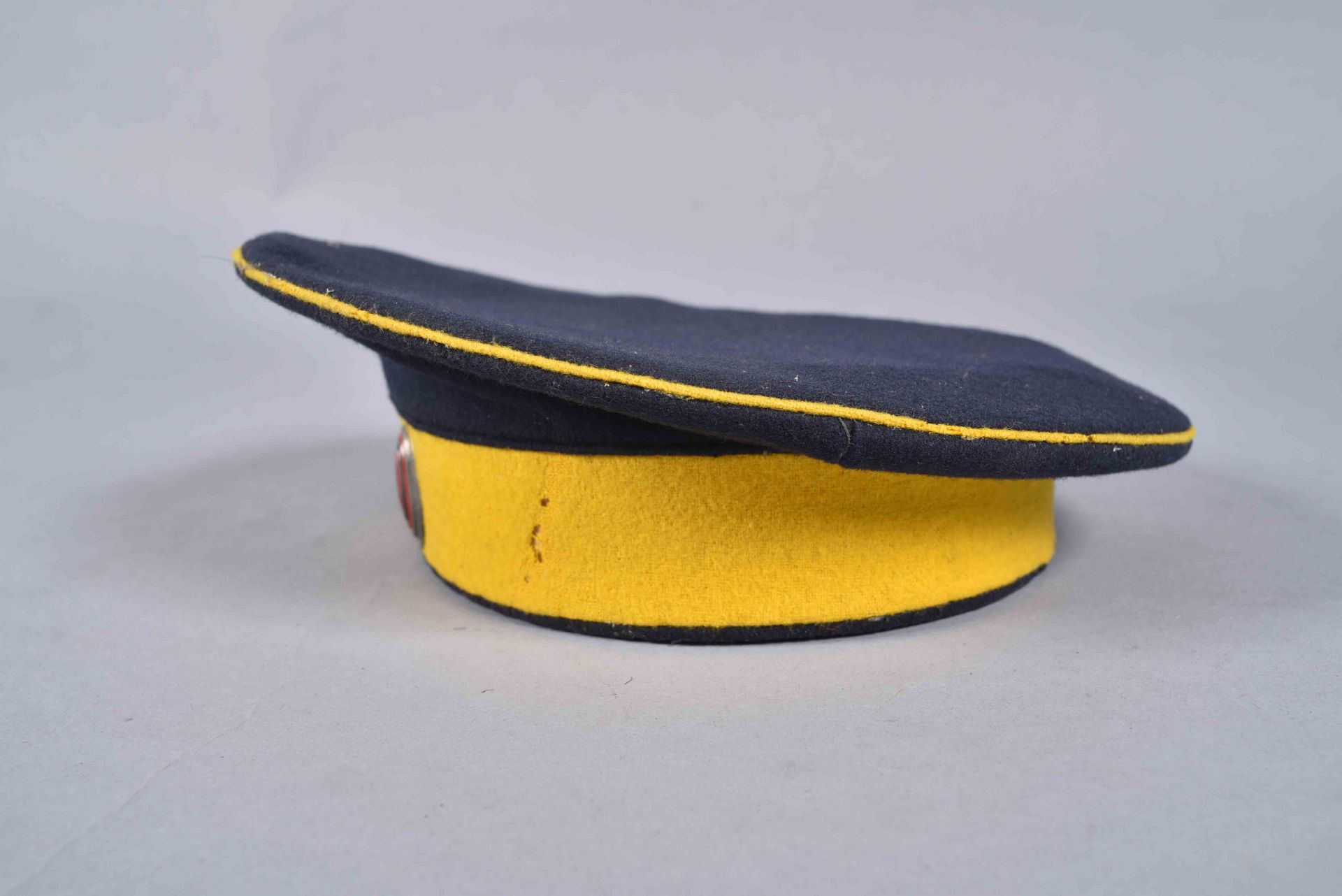 Russie. Bonnet de police du ? Uhlan, en drap bleu, bandeau et passepoil jaune. Bonne cocarde, - Bild 2 aus 5