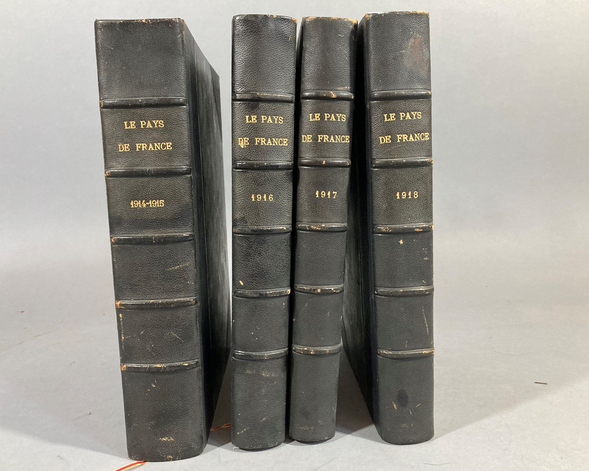 Le PAYS de FRANCE. 4 volumes reliés reprenant les numéros de la revue mensuelle d’aout 1914 à