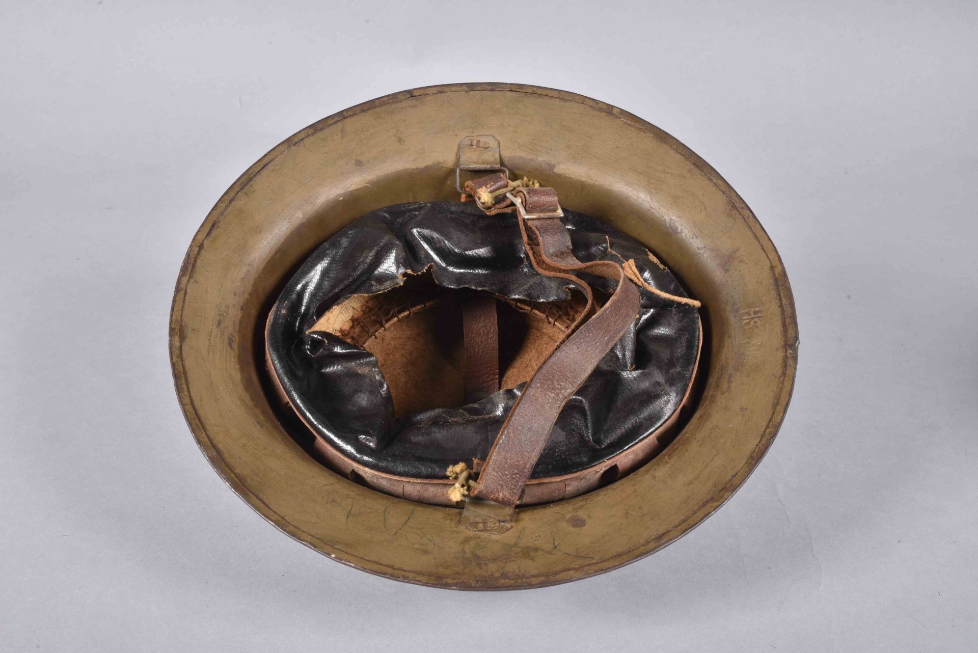 US- Casque Mk I de la 6th Division américaine. Coque en acier recouverte d’une peinture anti- - Bild 5 aus 7