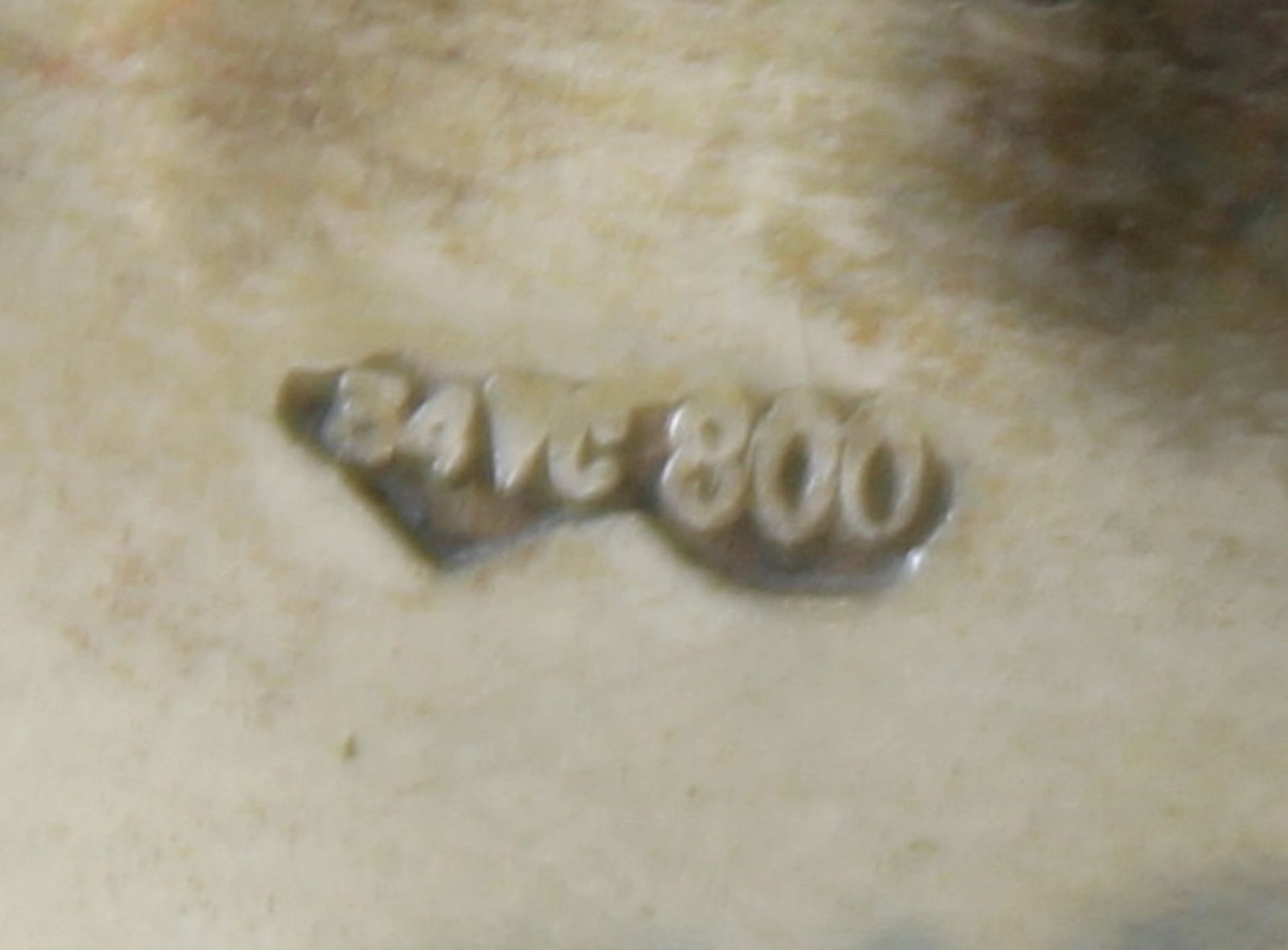 Kleiner Deckel-Pokal, 800er Silber, Anfang 20.Jhd., Ges.-Gew. ca.: 233gr. , Gepunzt "34 VC 800", - Bild 2 aus 2