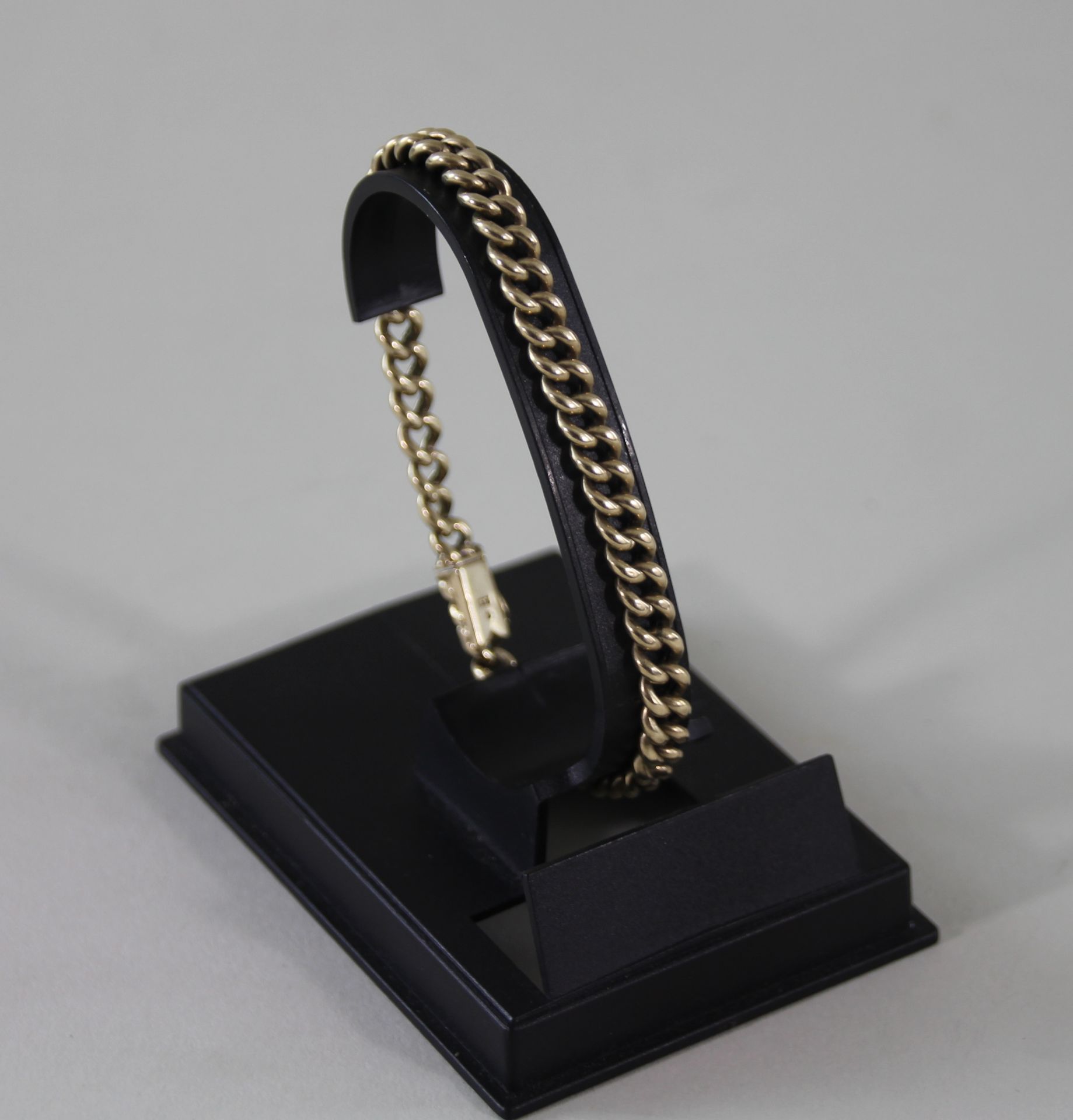 Armband, 333er Gelbgold, Ges.-Gew. ca.: 7gr. Länge ca.: 19,5cm