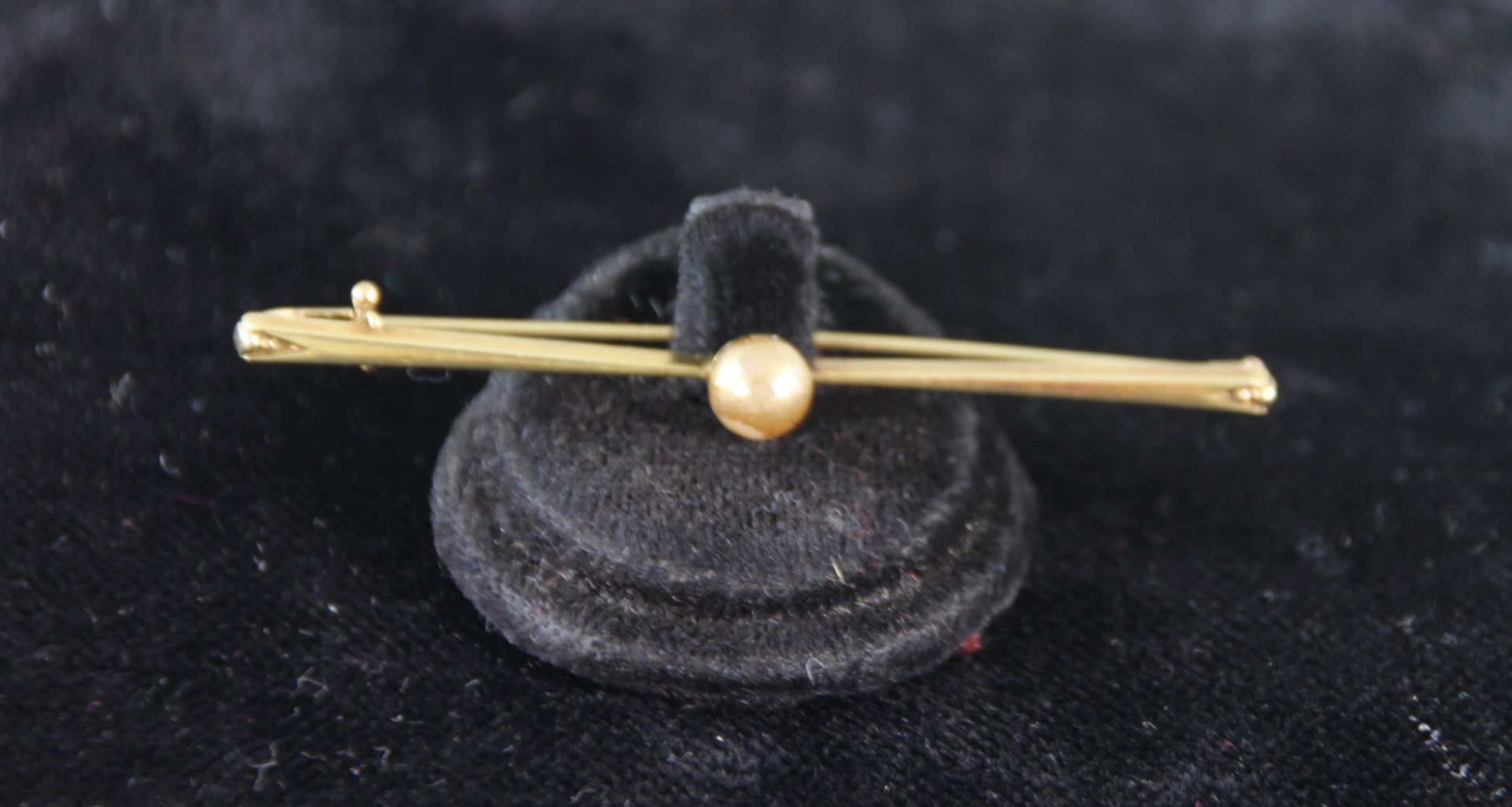 Anstecknadel mit kleiner Perle, 585er Gelbgold, Ges.-Gew. ca.: 1,6gr. Länge ca.: 5,3cm
