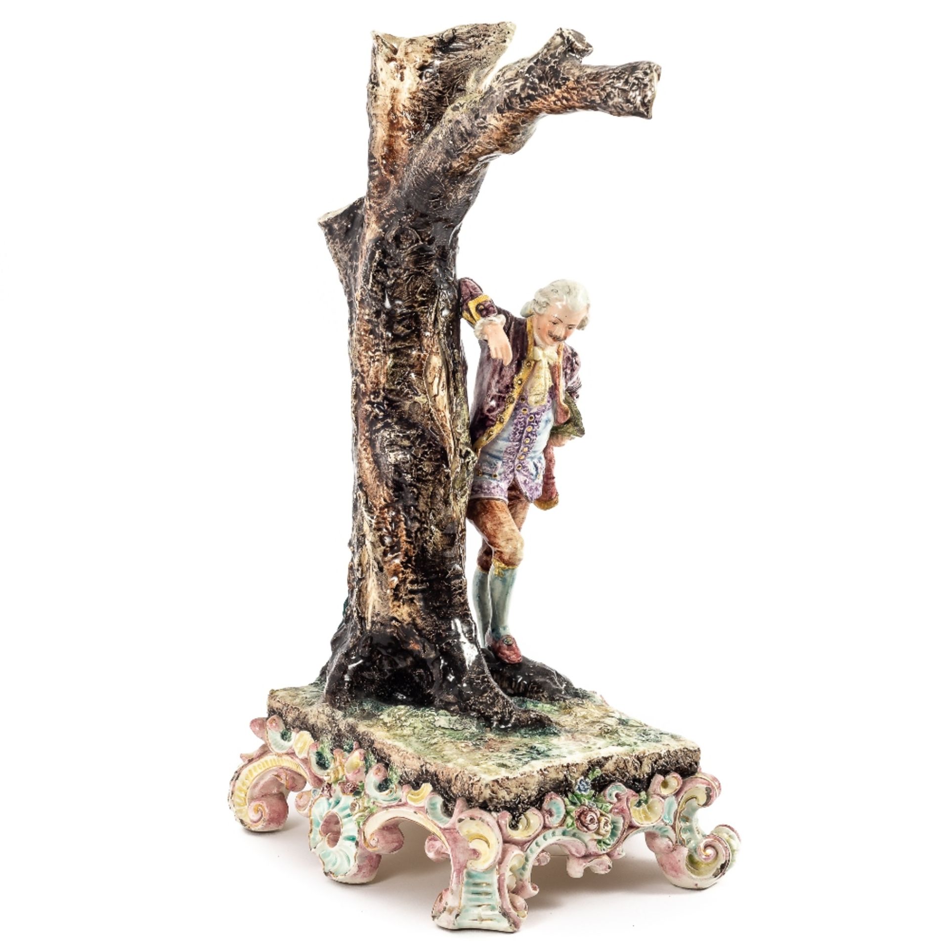 Caballero apoyado en un árbol. Figura en porcelana Royal Dux. Bohemia, ppios. del s.XX. - Bild 3 aus 3