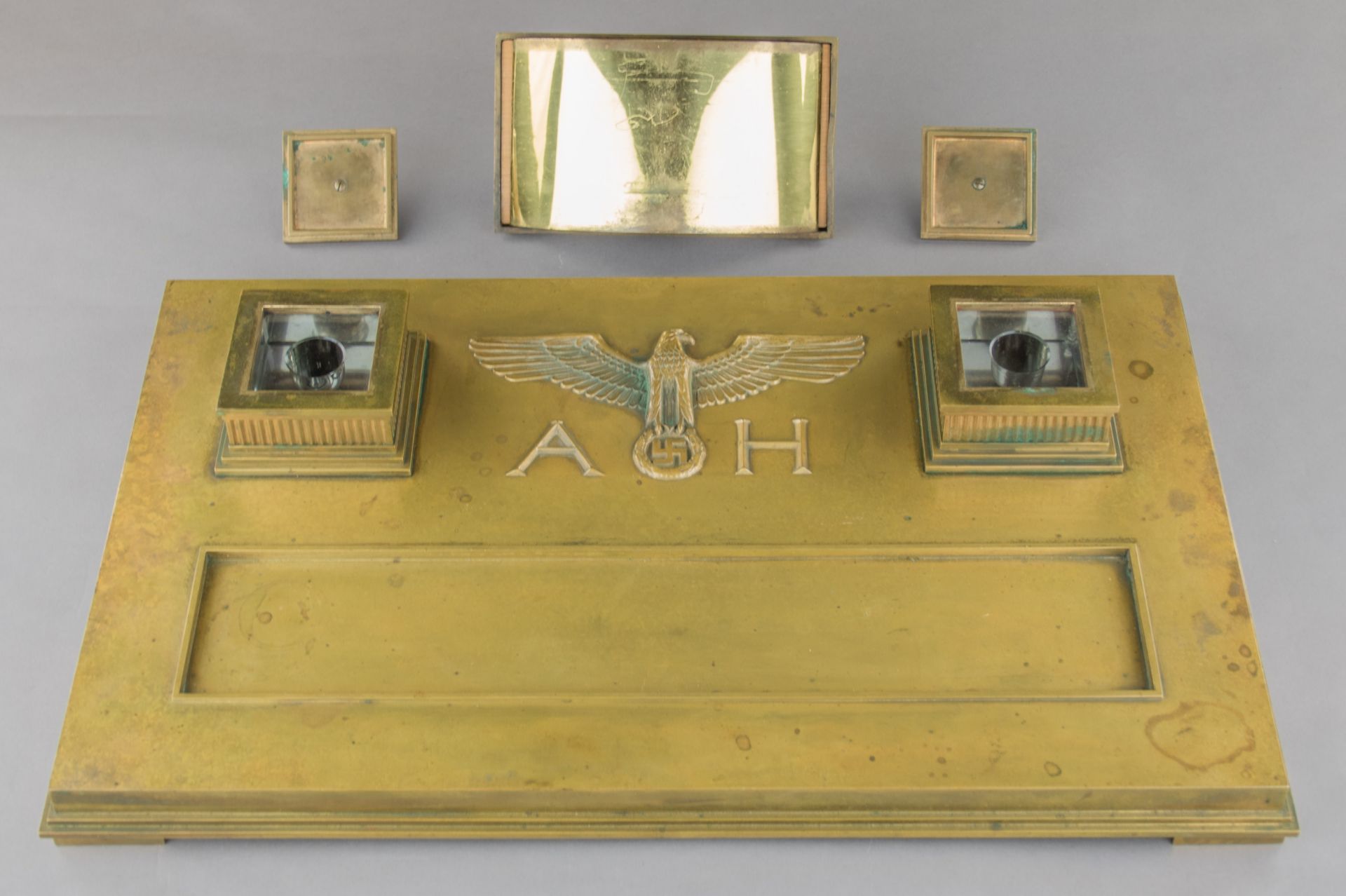 ADOLF HITLER'S CEREMONIAL DESK SET - USED IN THE SIGNING OF THE MUNICH PACT - Image 2 of 13