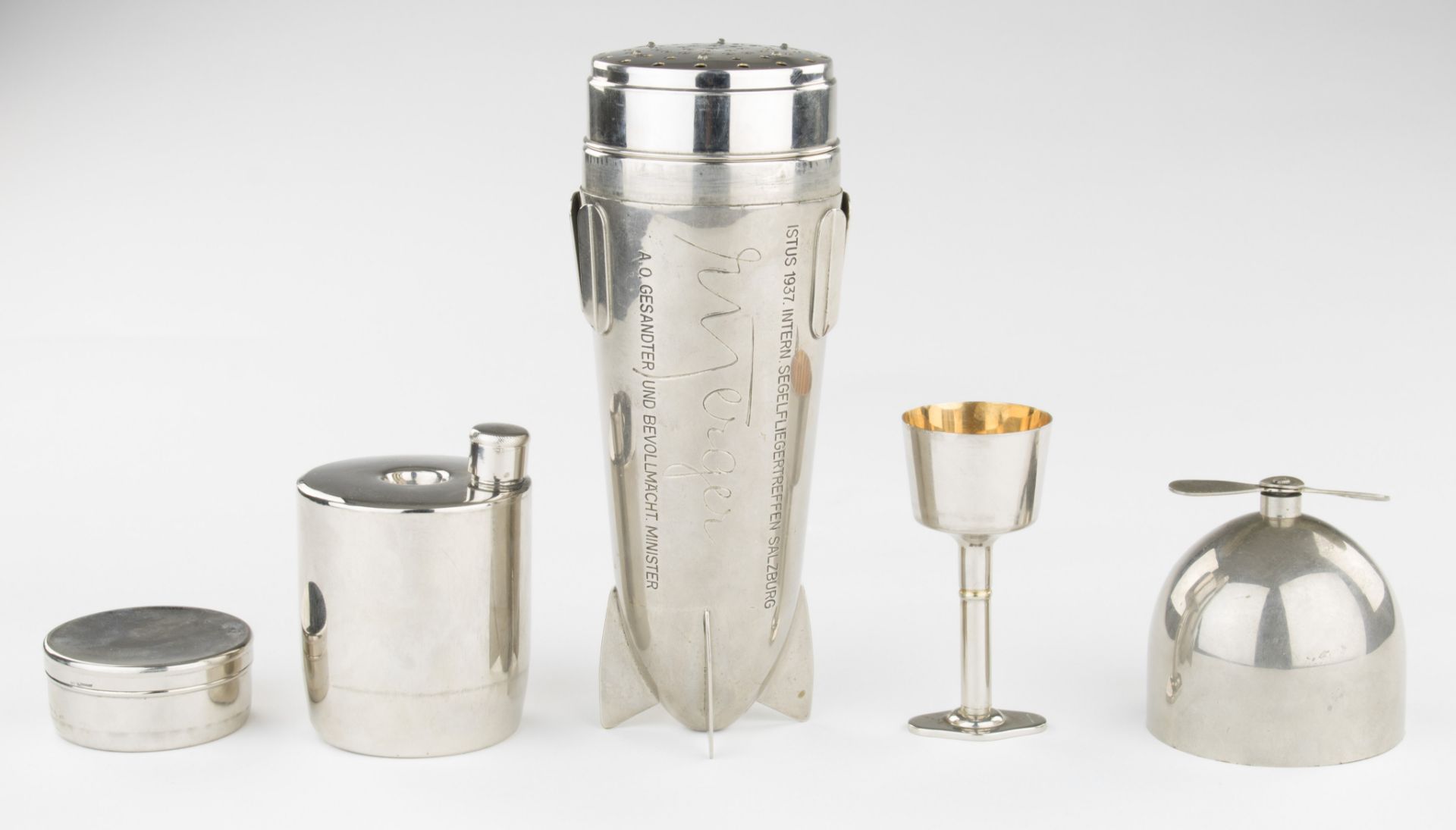 GERMAN ART DECO STYLIZED AIRPLANE COCKTAIL SHAKER AND TRAVEL BAR - Image 4 of 19