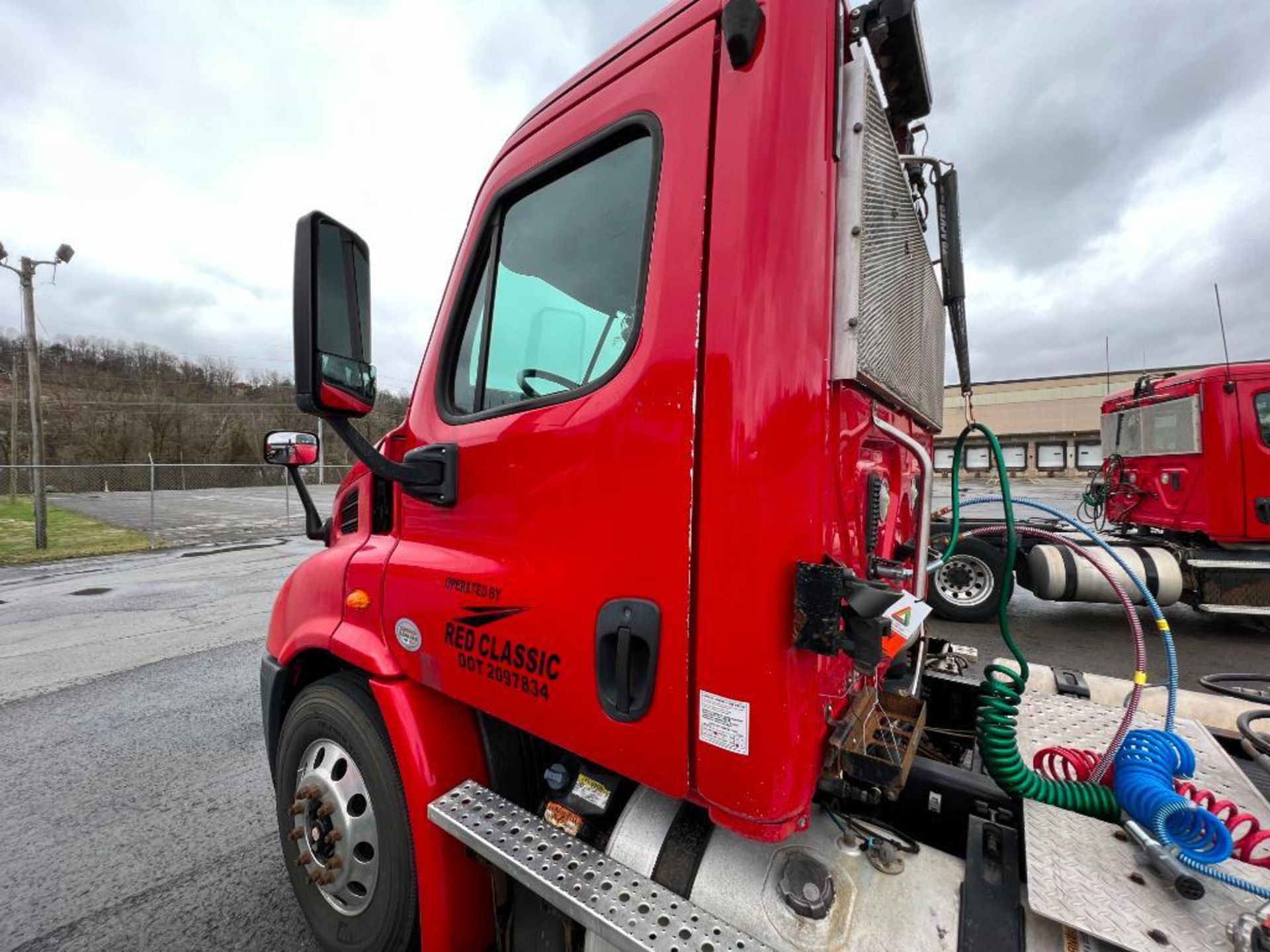 2013 Freightliner Cascadia Yard truck - Image 44 of 45