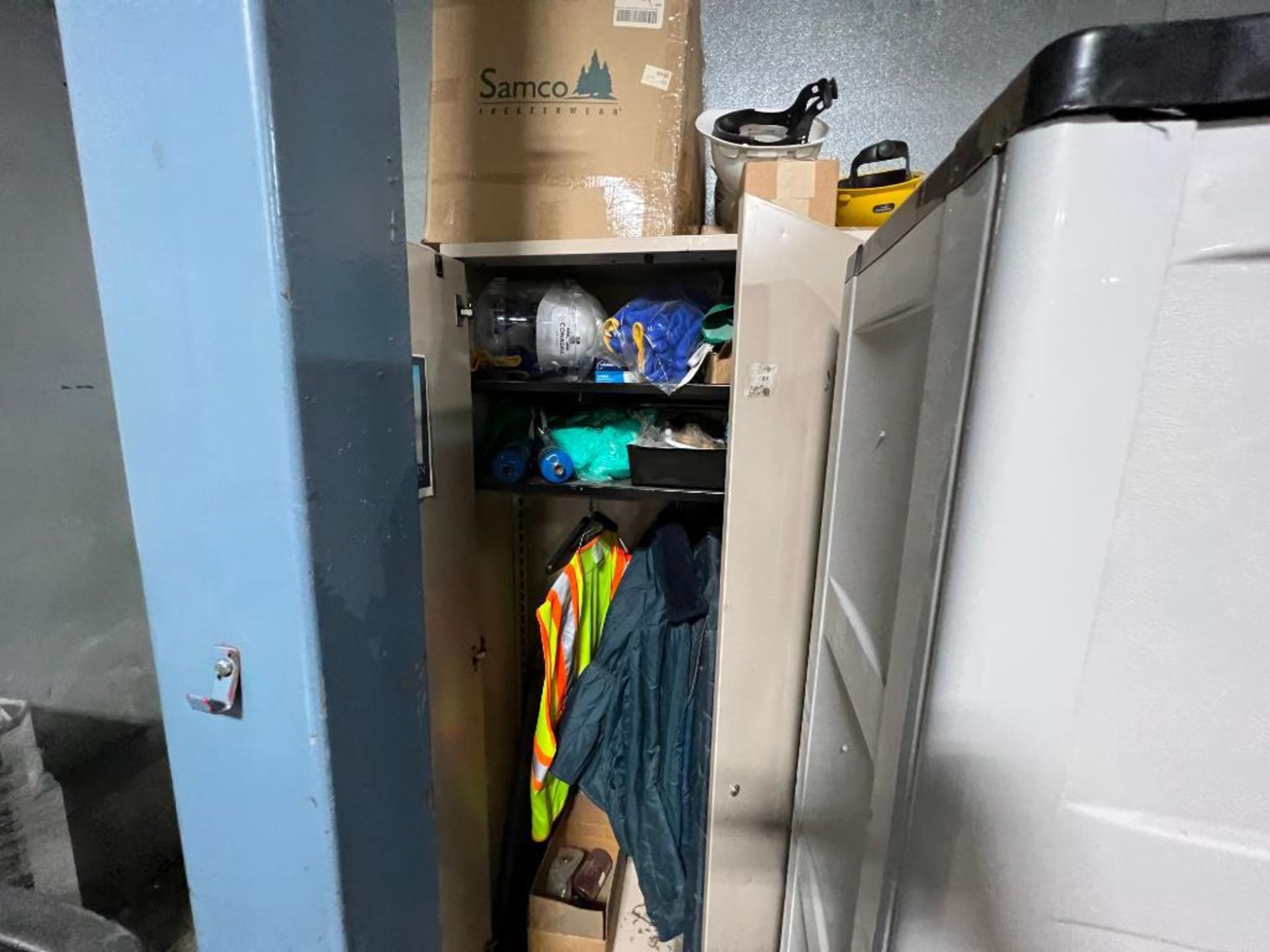 Assorted bays of lockers, two door plastic cabinet, and two door metal cabinet - Image 5 of 10
