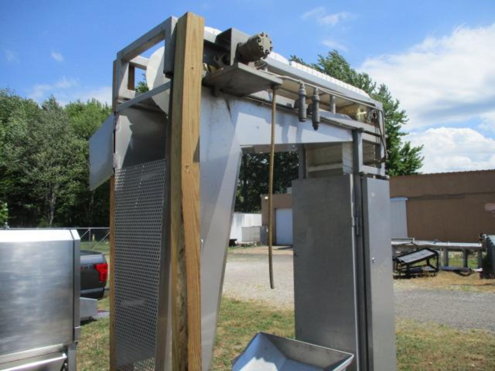 Stainless Steel Incline Bucket Lift - Image 5 of 7