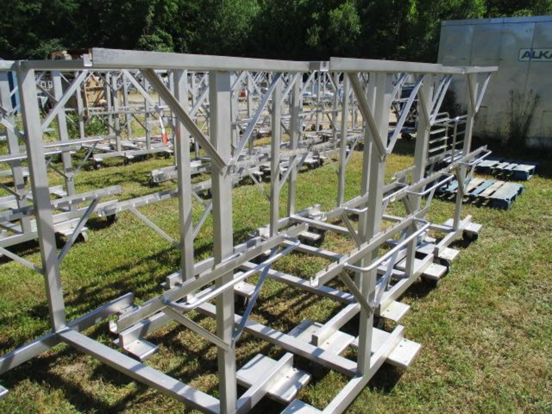 Stainless steel Nesting smoke truck stick racks - Image 3 of 8