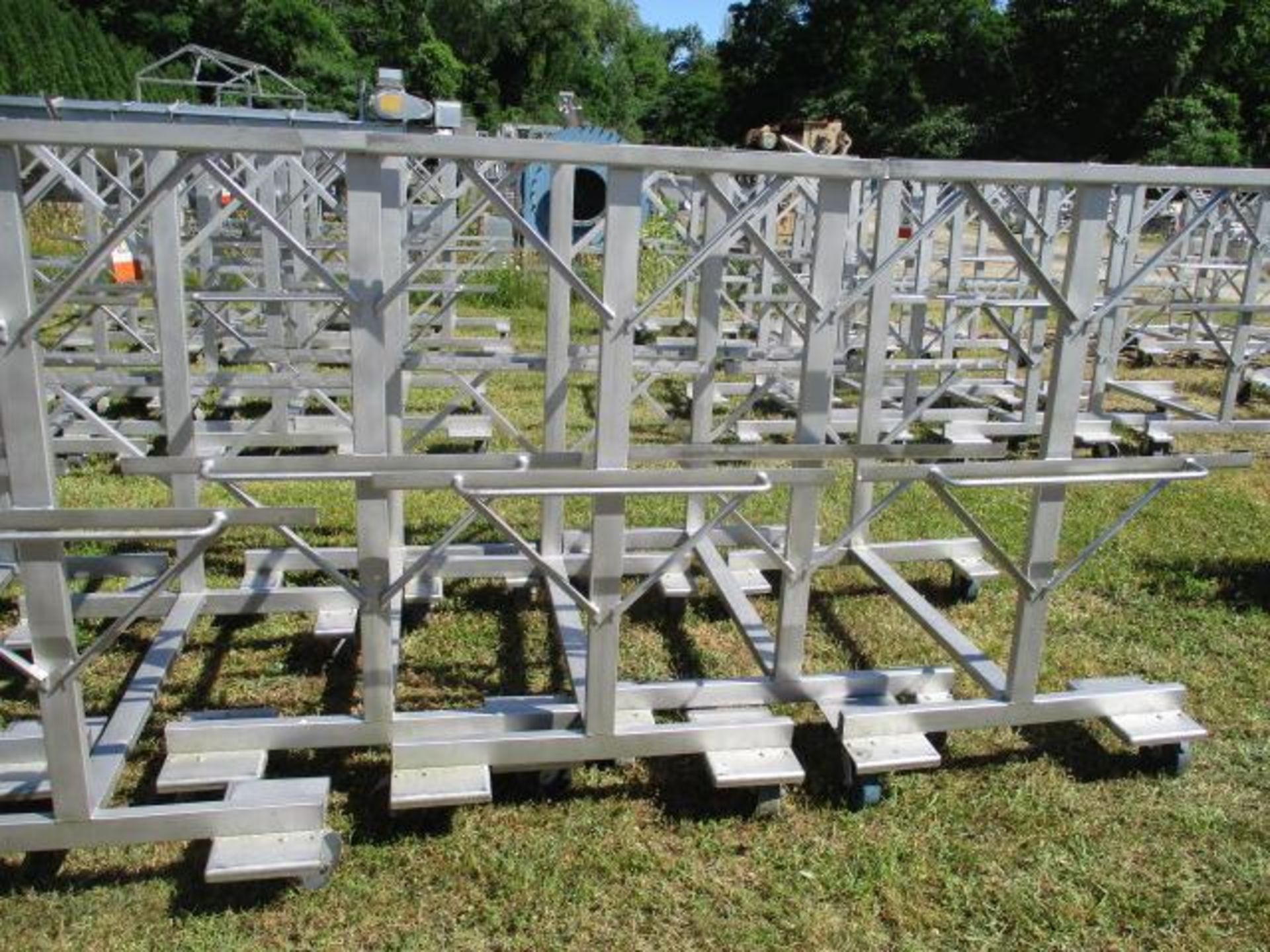 Stainless steel Nesting smoke truck stick racks - Image 4 of 8