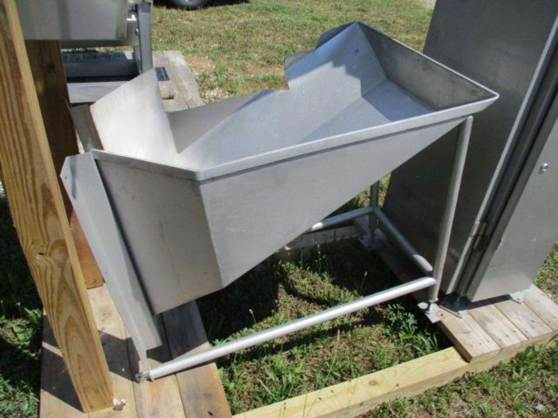 Stainless Steel Incline Bucket Lift - Image 6 of 7