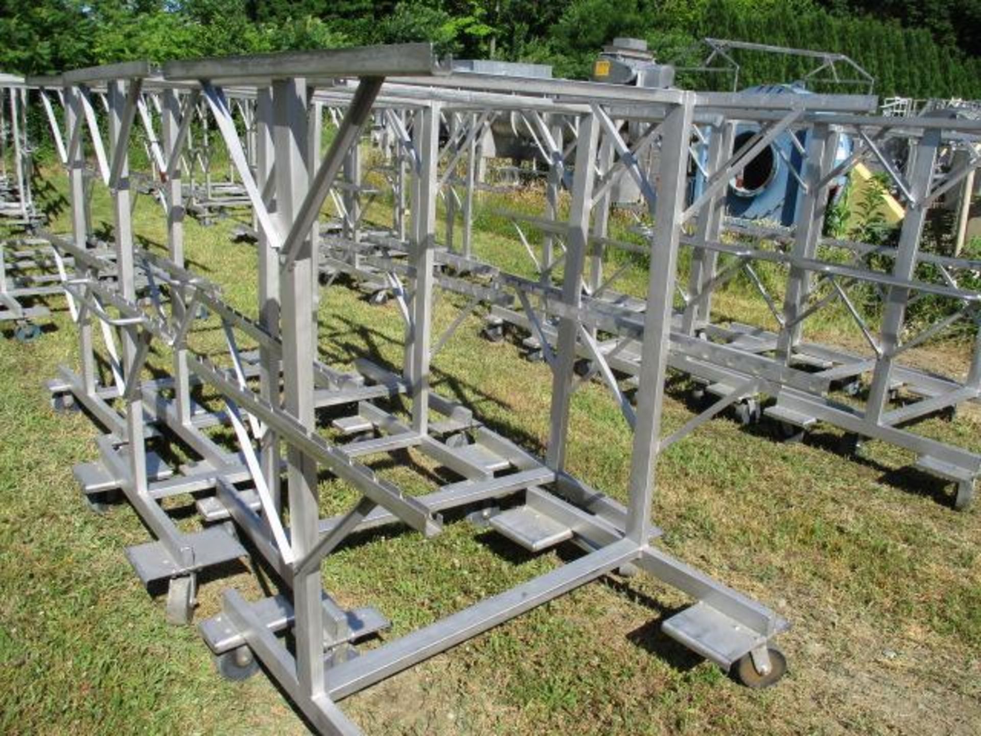 Stainless steel Nesting smoke truck stick racks - Image 7 of 8