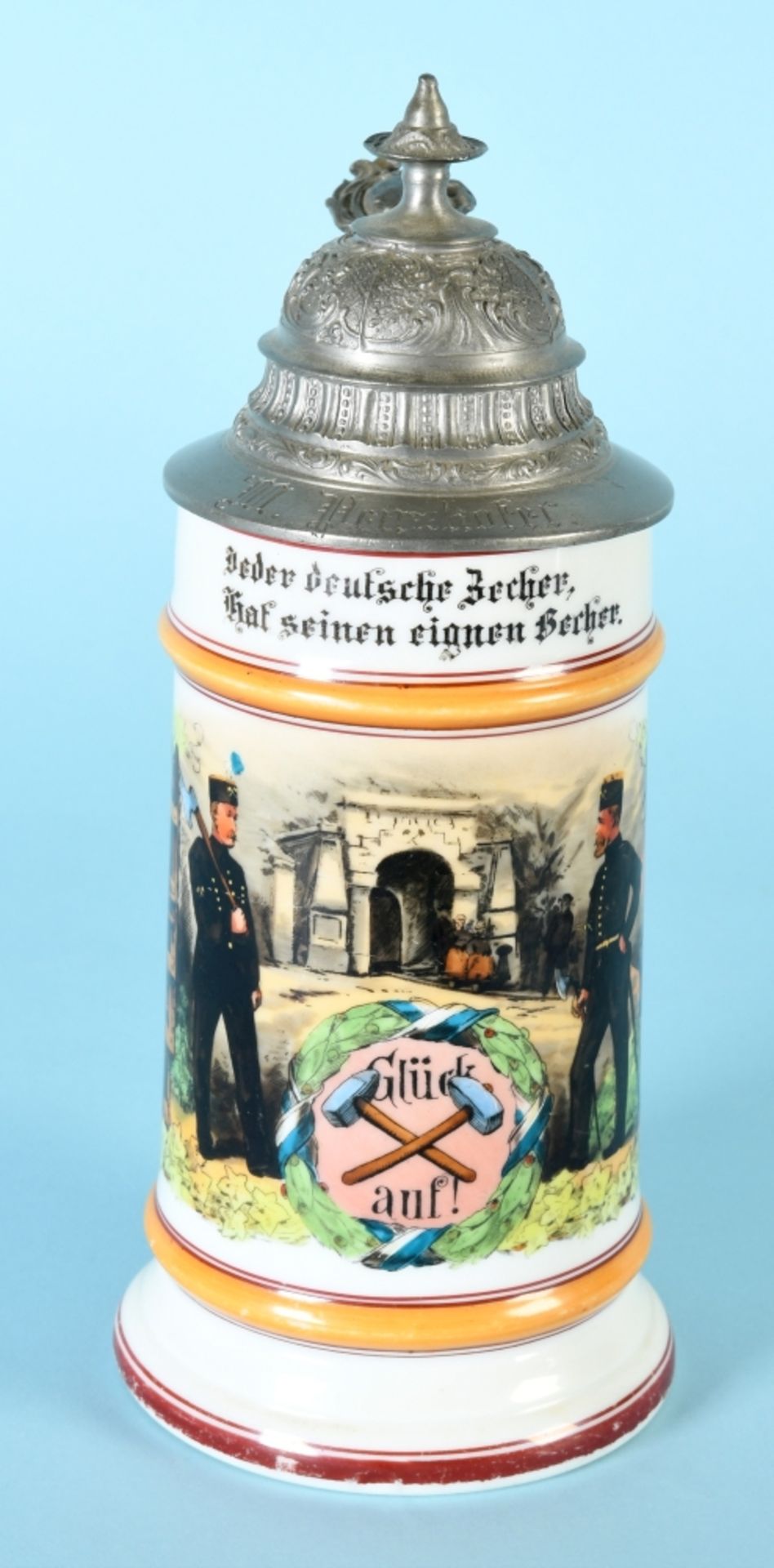 Bierkrug mit Zinndeckel