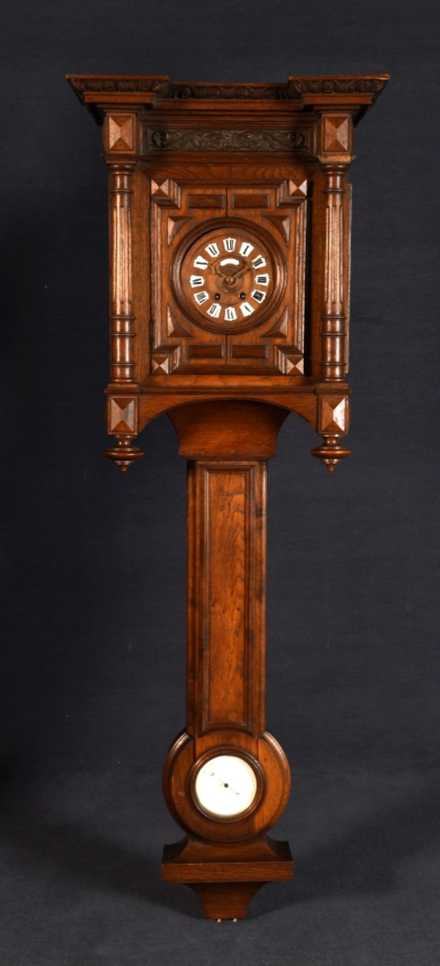 Wanduhr mit Barometer