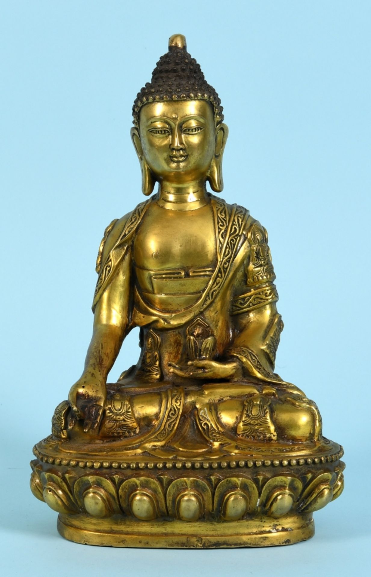 Sitzender Buddha auf Lotusthron