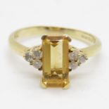 14ct gold citrine stone with diamond shoulders size R 3.9g