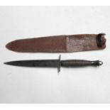 Dagger with sheath markings to handle
