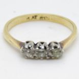 18ct gold and diamond ring size M 3.3g