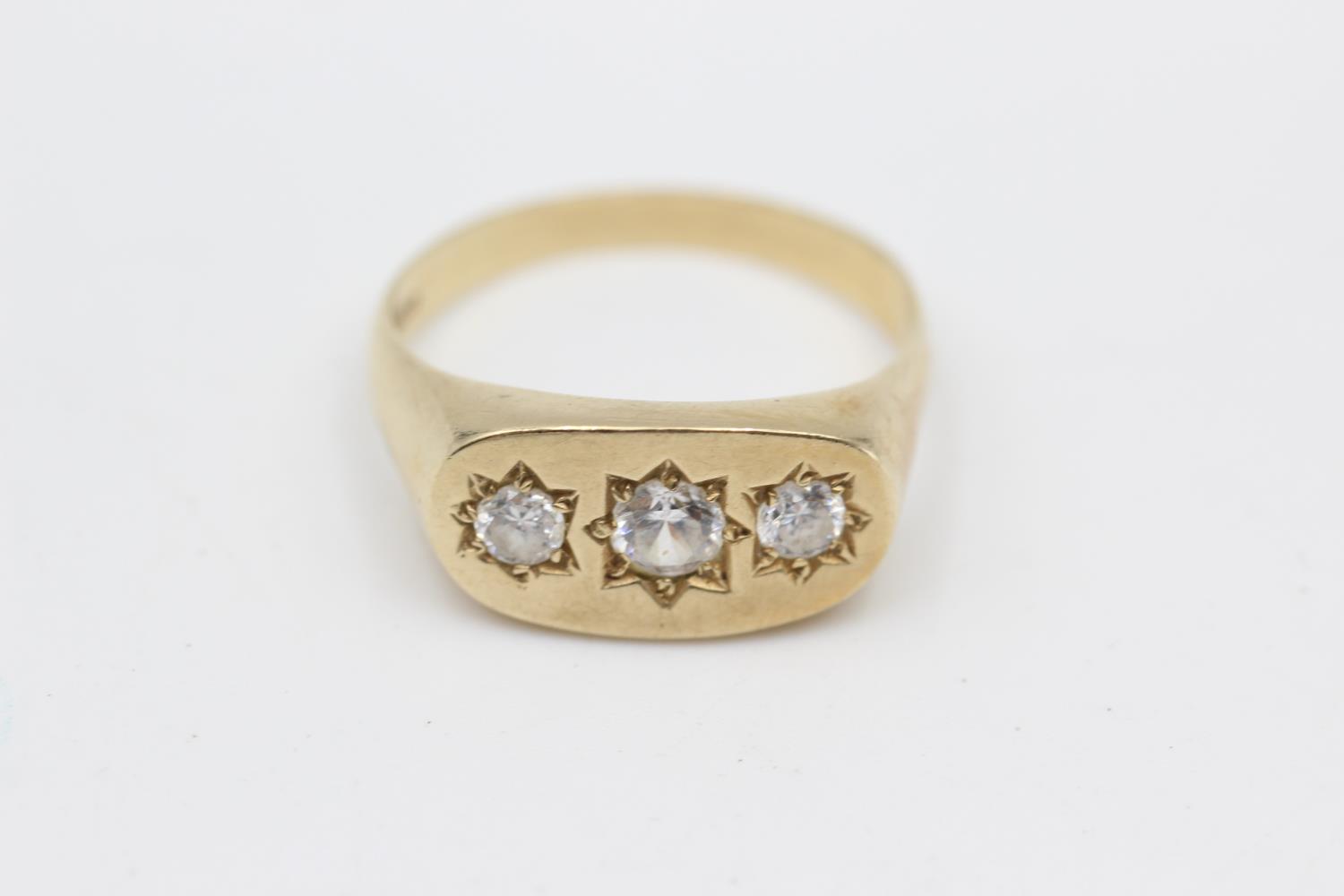 9ct gold clear gemstone set gypsy ring (4.6g) size V