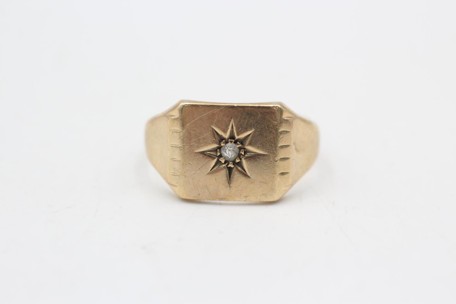 9ct gold vintage diamond set signet ring (4g) Size N