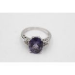 9ct white gold amethyst & diamond eleven stone dress ring (3.5g) Size M