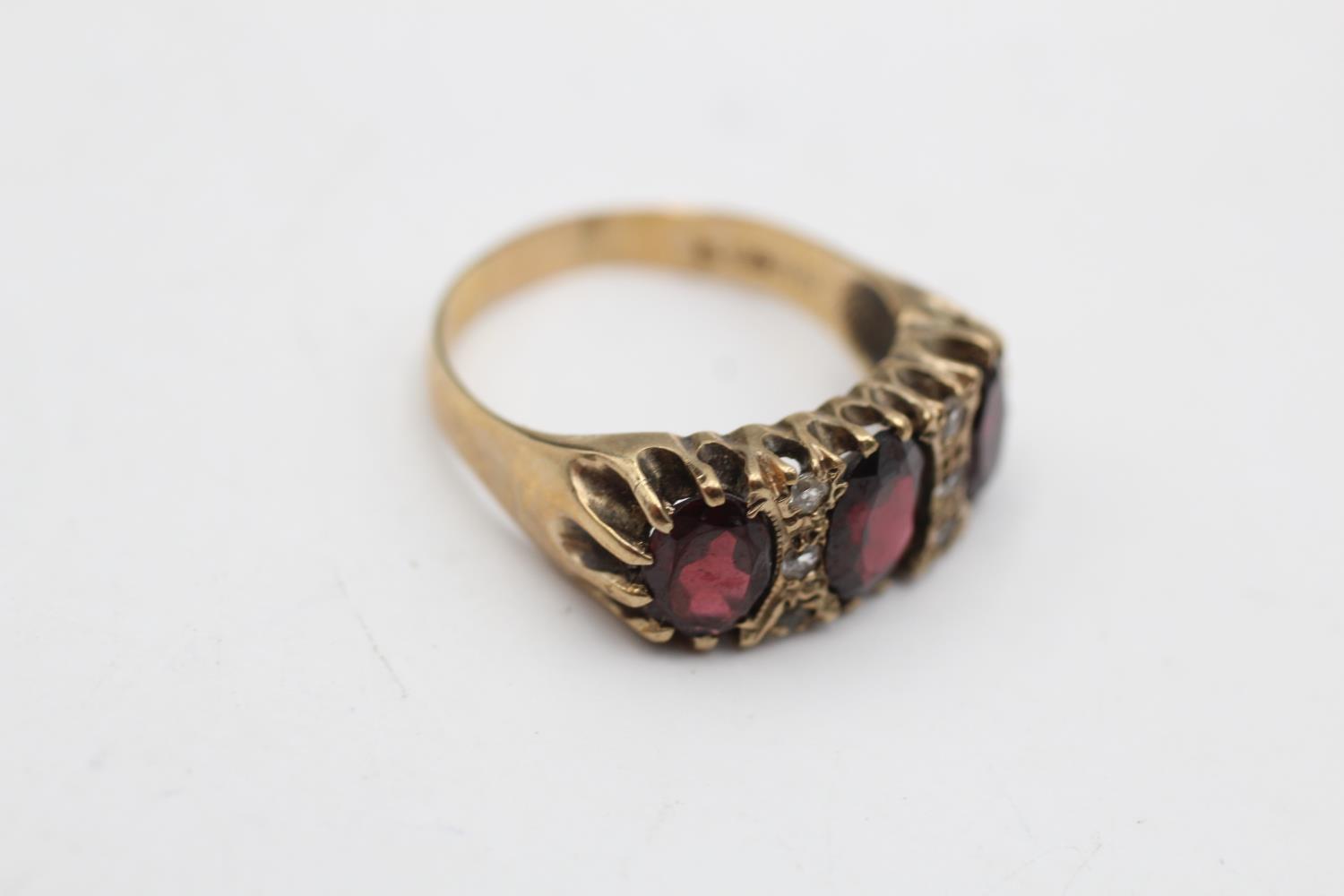 9ct gold vintage garnet & clear gemstone buttercup setting dress ring (4.6g) Size Q - Image 4 of 5