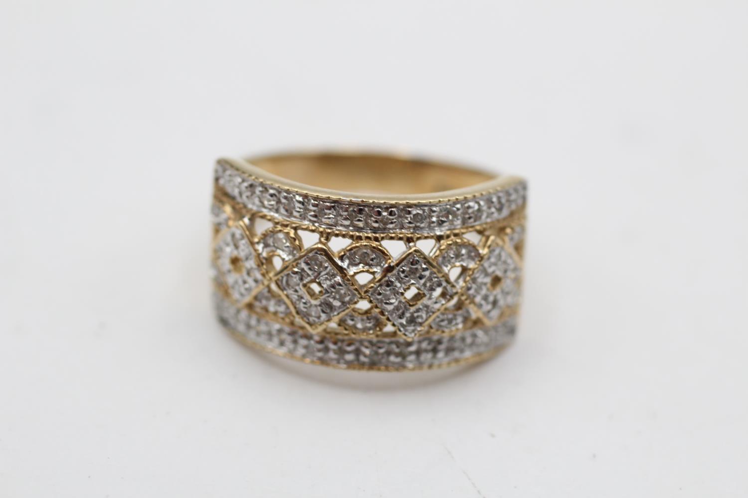 9ct gold vintage diamond openwork pattern cluster ring (4g) Size Q