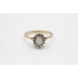 9ct gold vintage diamond & opal halo ring (1.6g) Size N