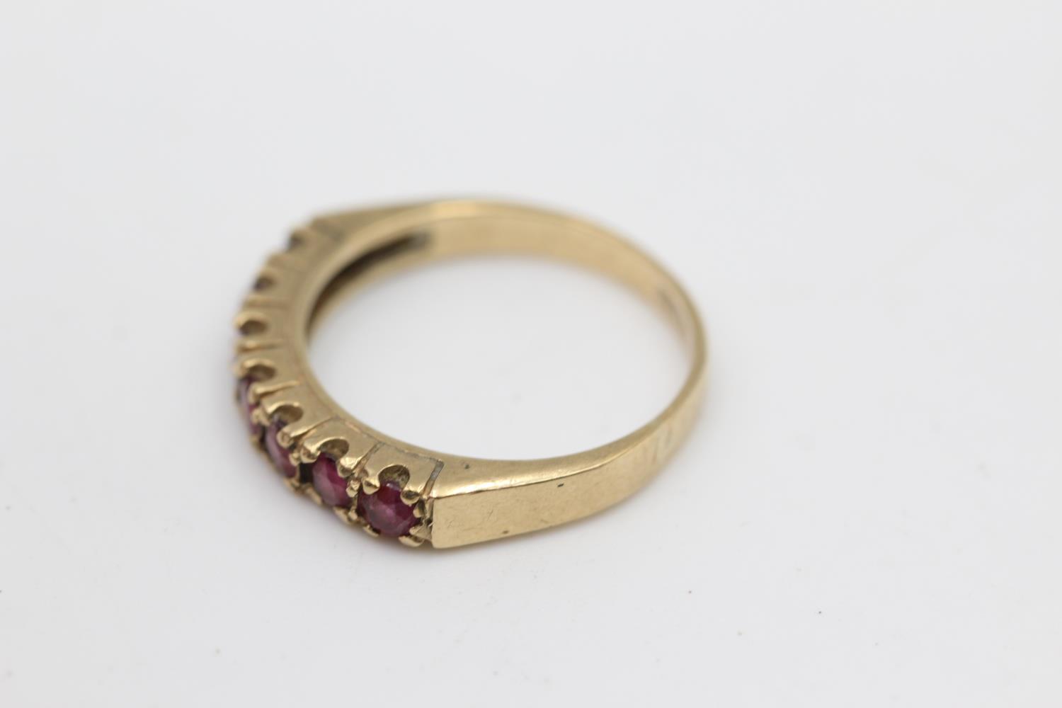 9ct gold vintage ruby seven stone gypsy setting ring (2.5g) Size N - Bild 3 aus 4