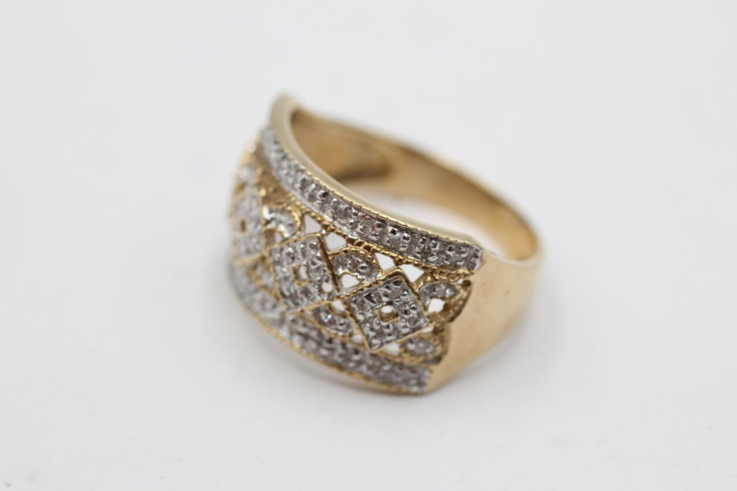 9ct gold vintage diamond openwork pattern cluster ring (4g) Size Q - Bild 2 aus 4