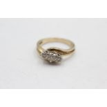 9ct gold vintage diamond three stone bypass ring (3g) size K