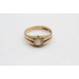 9ct gold vintage clear gemstone belcher ring (3.6g) Size P
