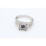 9ct white gold vintage diamond and sapphire set square ring (3.5g) Size O