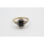 9ct gold vintage sapphire & diamond halo dress ring (2.5g) Size P